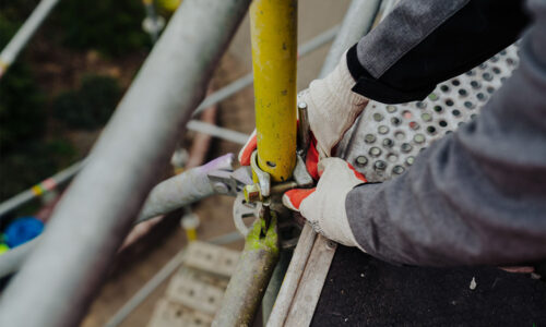 Jakie rusztowania najlepiej sprawdzają się przy termomodernizacji budynków?